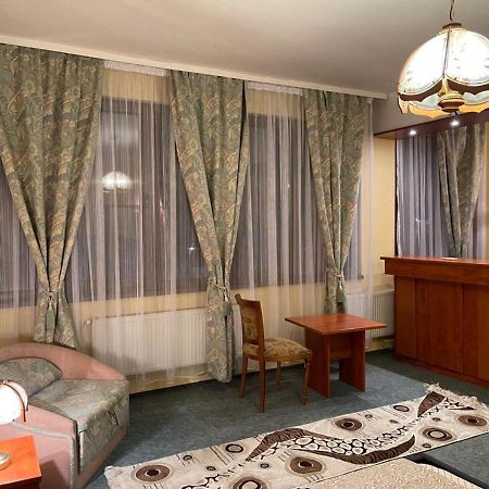 Хотел Сокол Plovdiv Ngoại thất bức ảnh