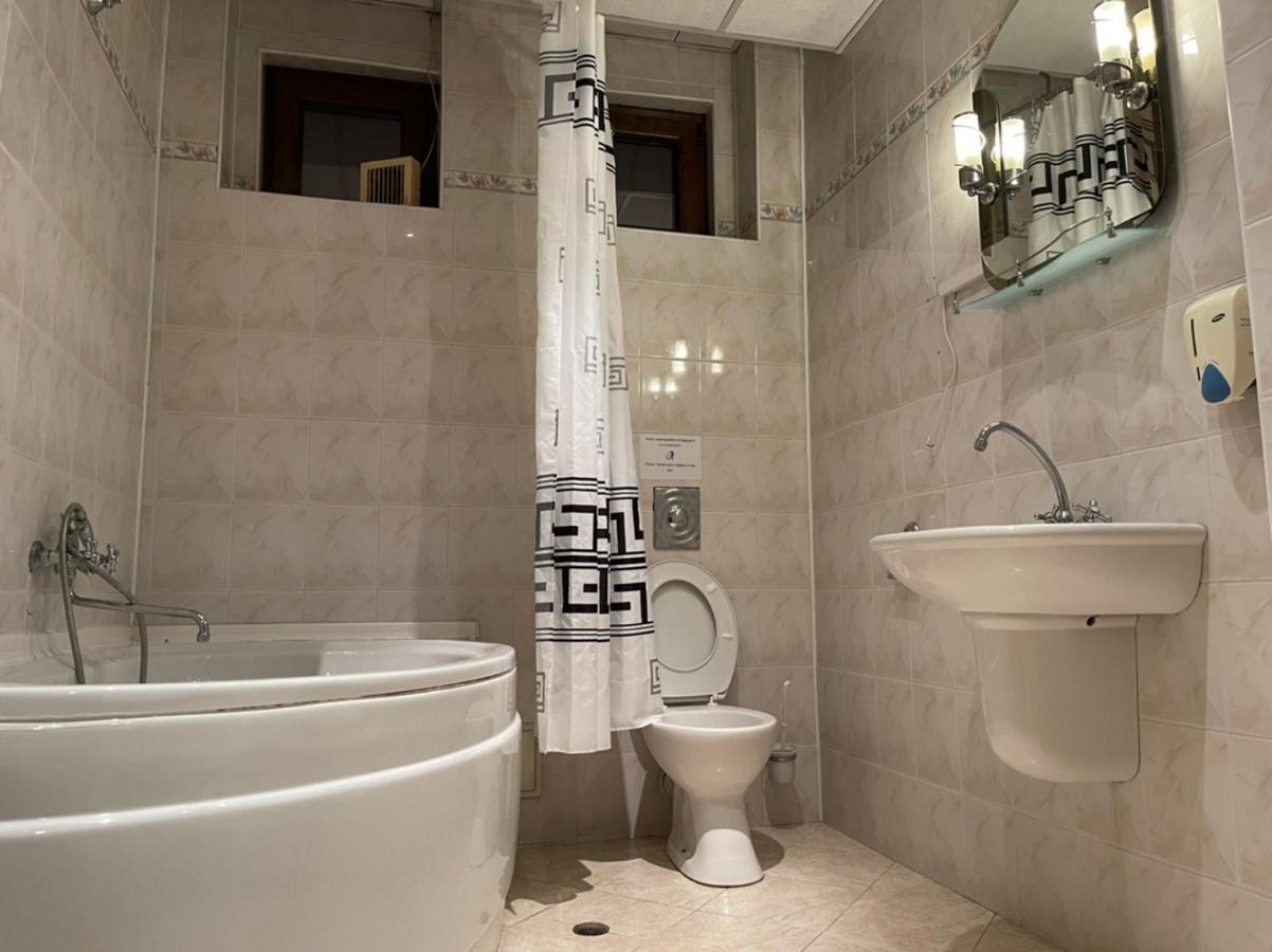 Хотел Сокол Plovdiv Ngoại thất bức ảnh
