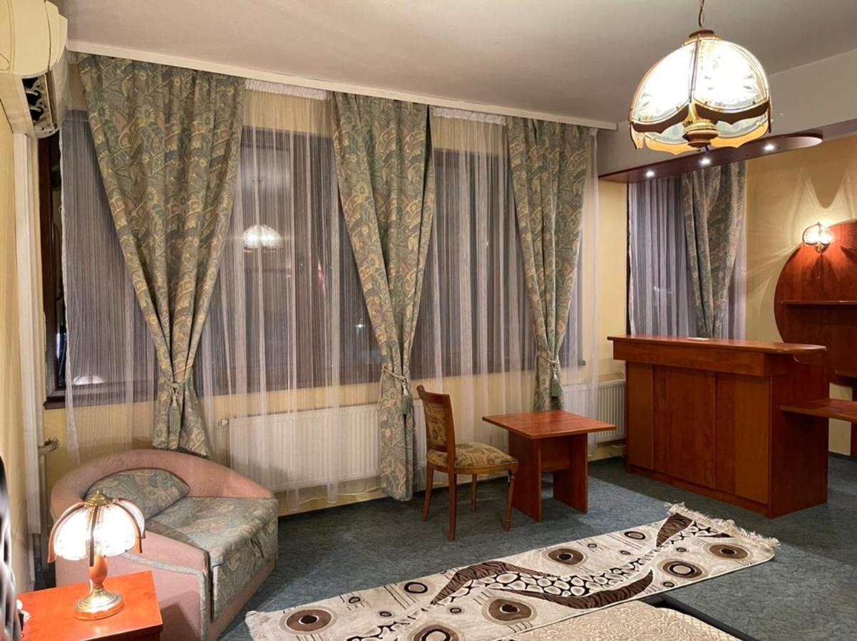 Хотел Сокол Plovdiv Ngoại thất bức ảnh