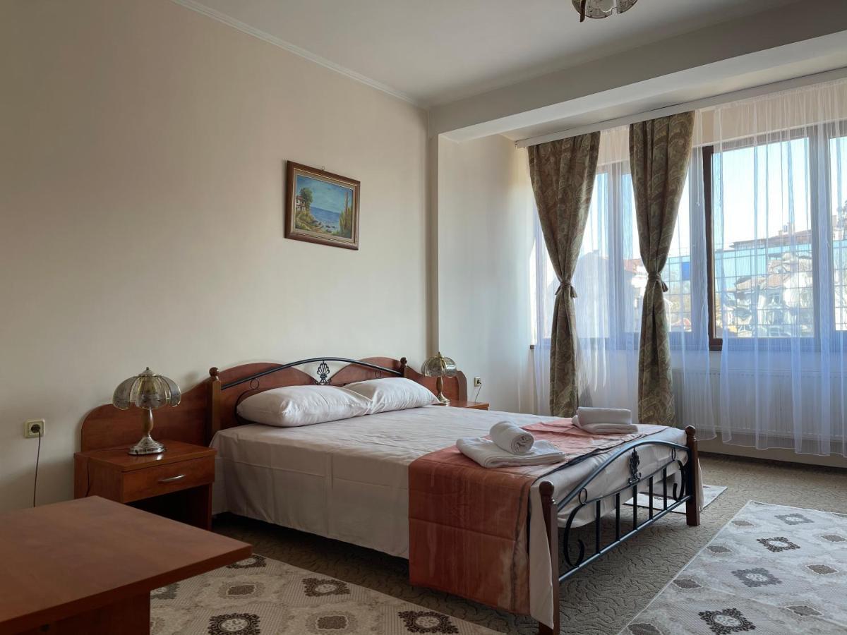 Хотел Сокол Plovdiv Ngoại thất bức ảnh